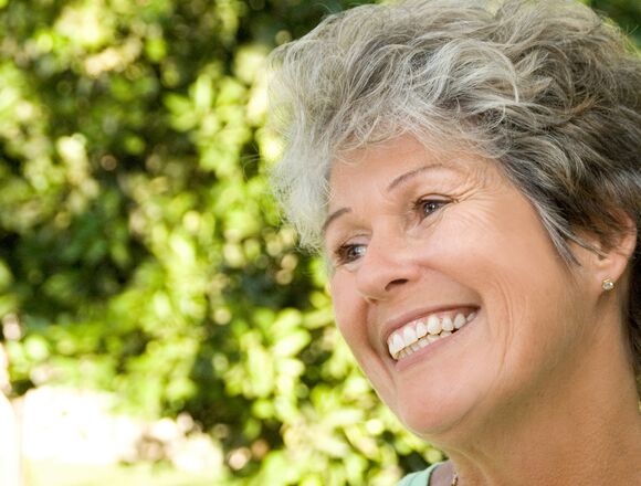 Holladay UT Cosmetic Dentist | Optimal Gum Health for Seniors